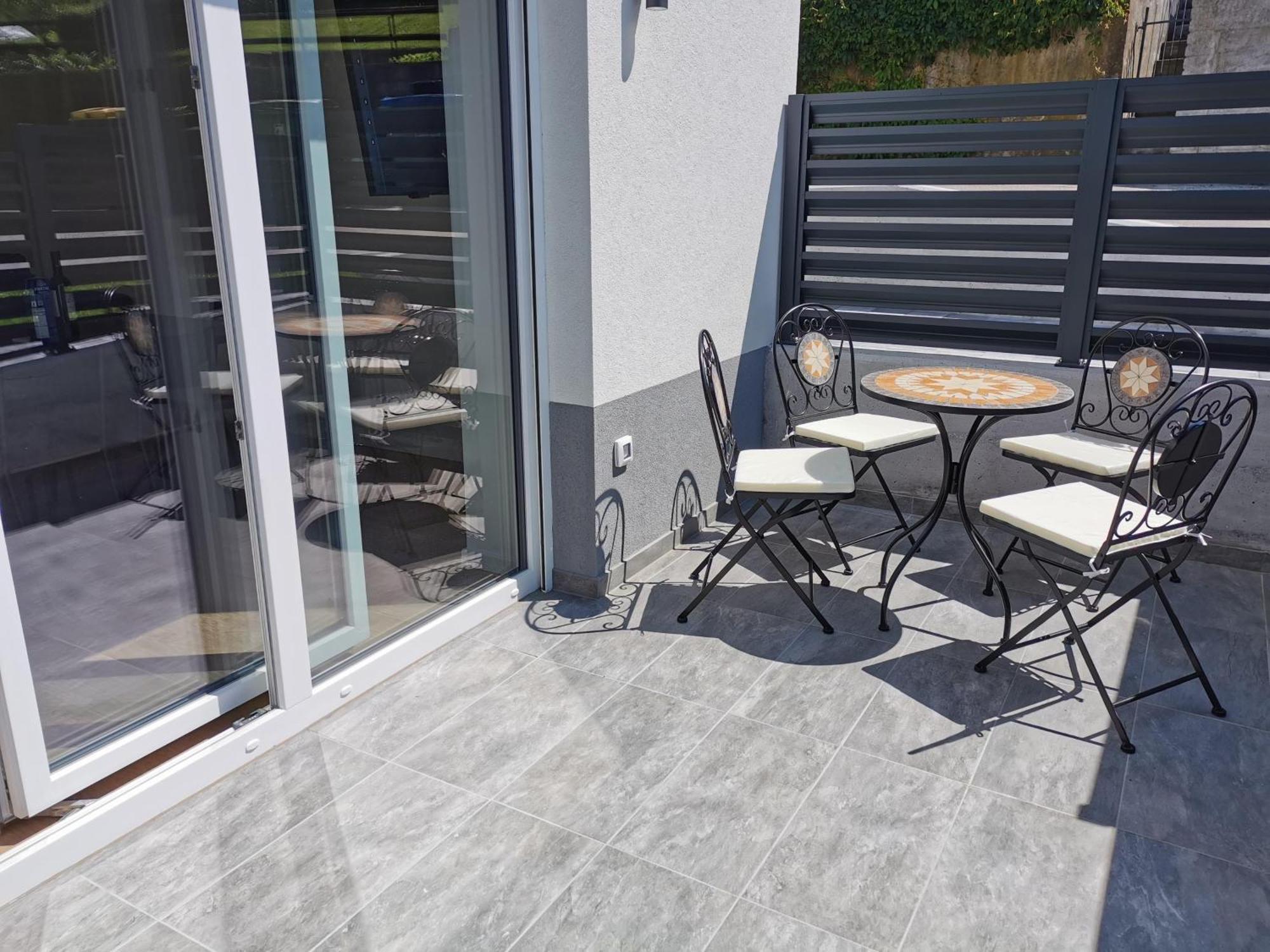 Naia Apartments Novo Mesto Luaran gambar